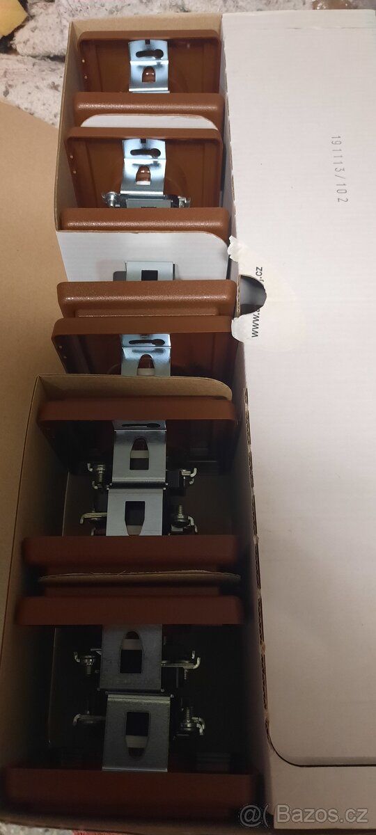 Zásuvka ABB nová - 2