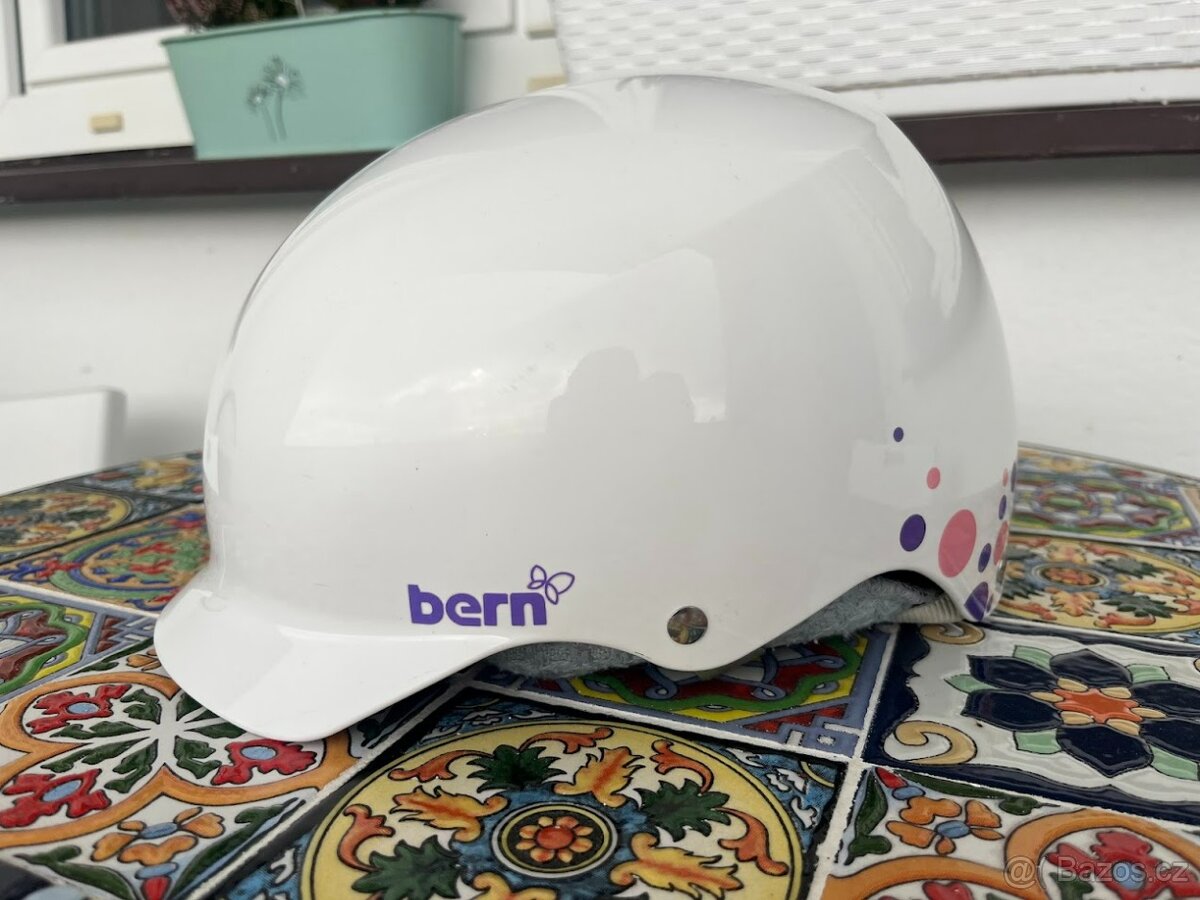 Dámská snowboardová helma vel. S (52-55,5 cm) Bern - 2