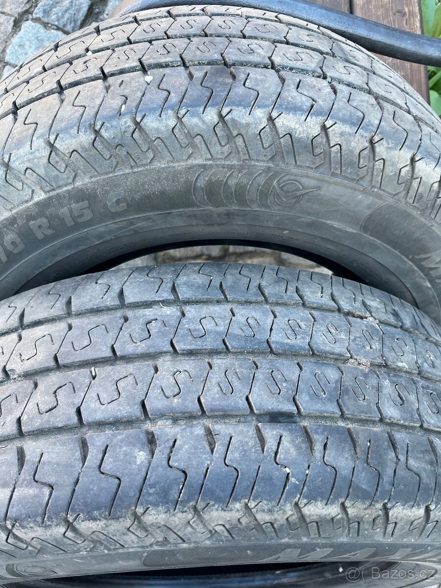 215/70 R15C - 2