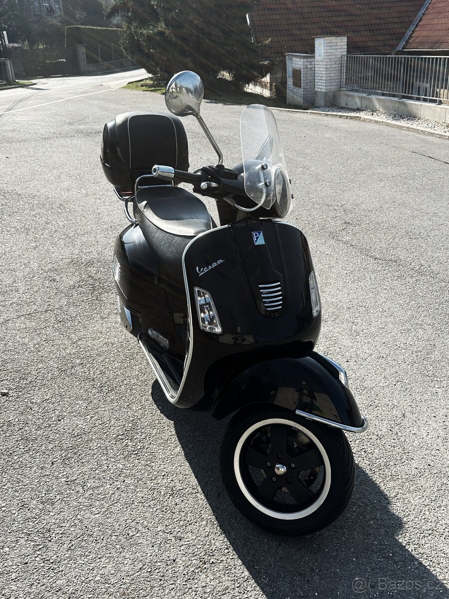 Vespa 300 gts - 2