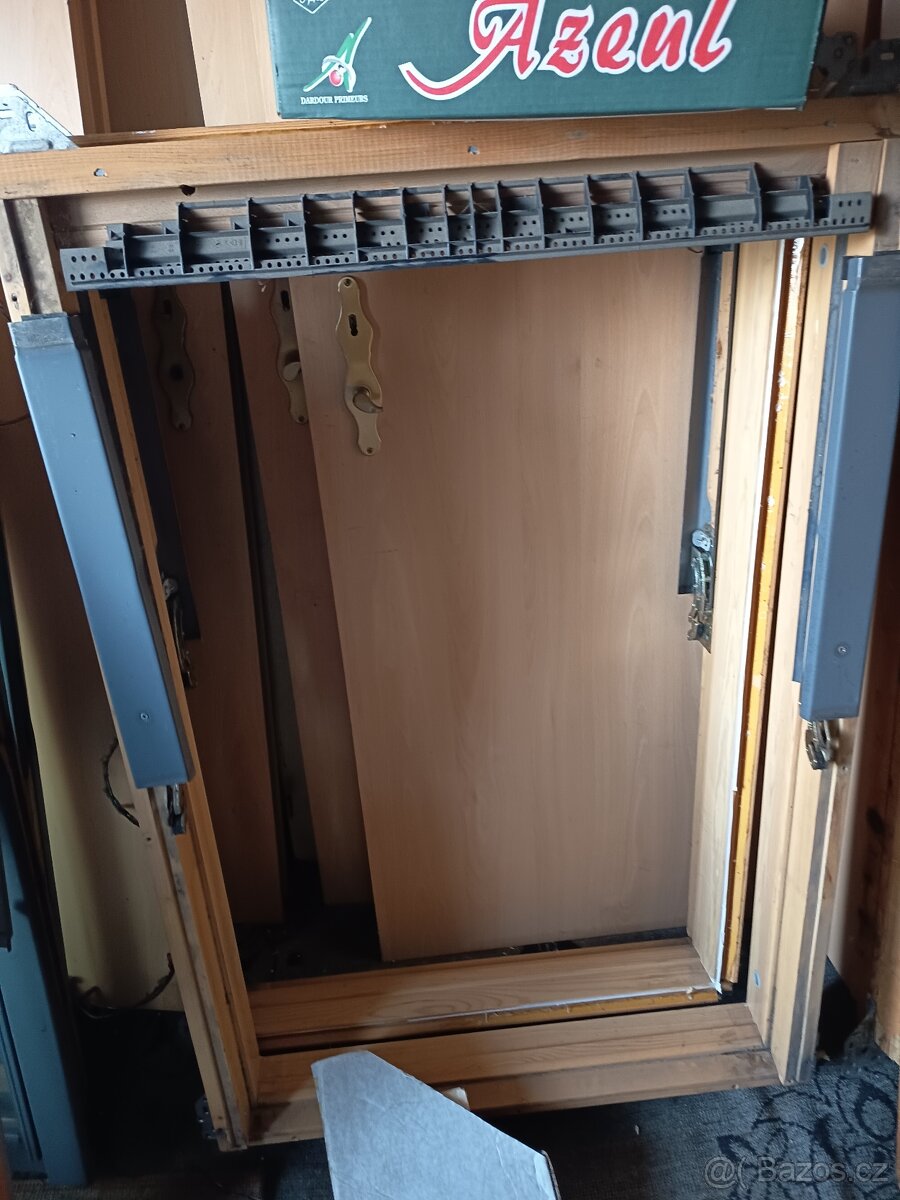 Prodám čtyři použite střešní okna - 2
