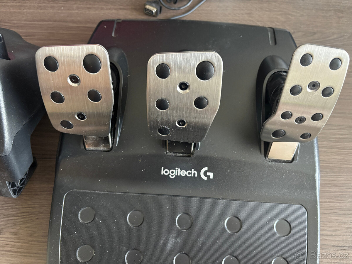 Logitech G29 + řadící páka - 2