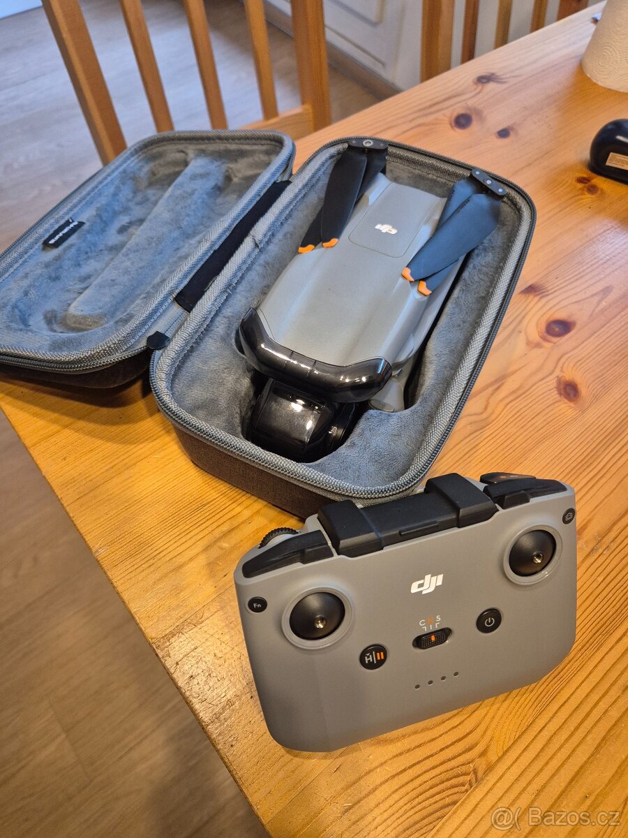 Dron Dji Air 3 + ovladač + materiály A1, A2 zdarma - 2