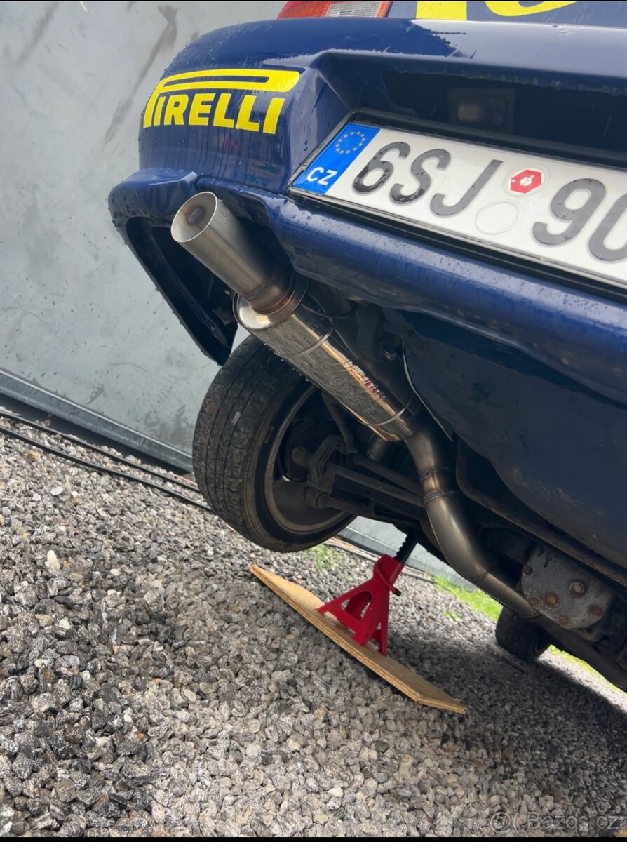 Sportovní nerezový výfuk