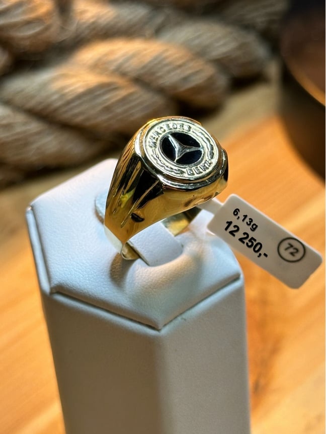 Zlatý prsten 6,13g - 2