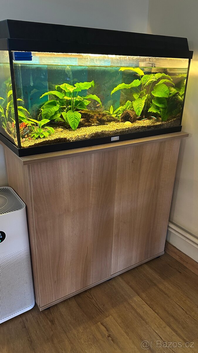 Akvárium se skřínkou - 2