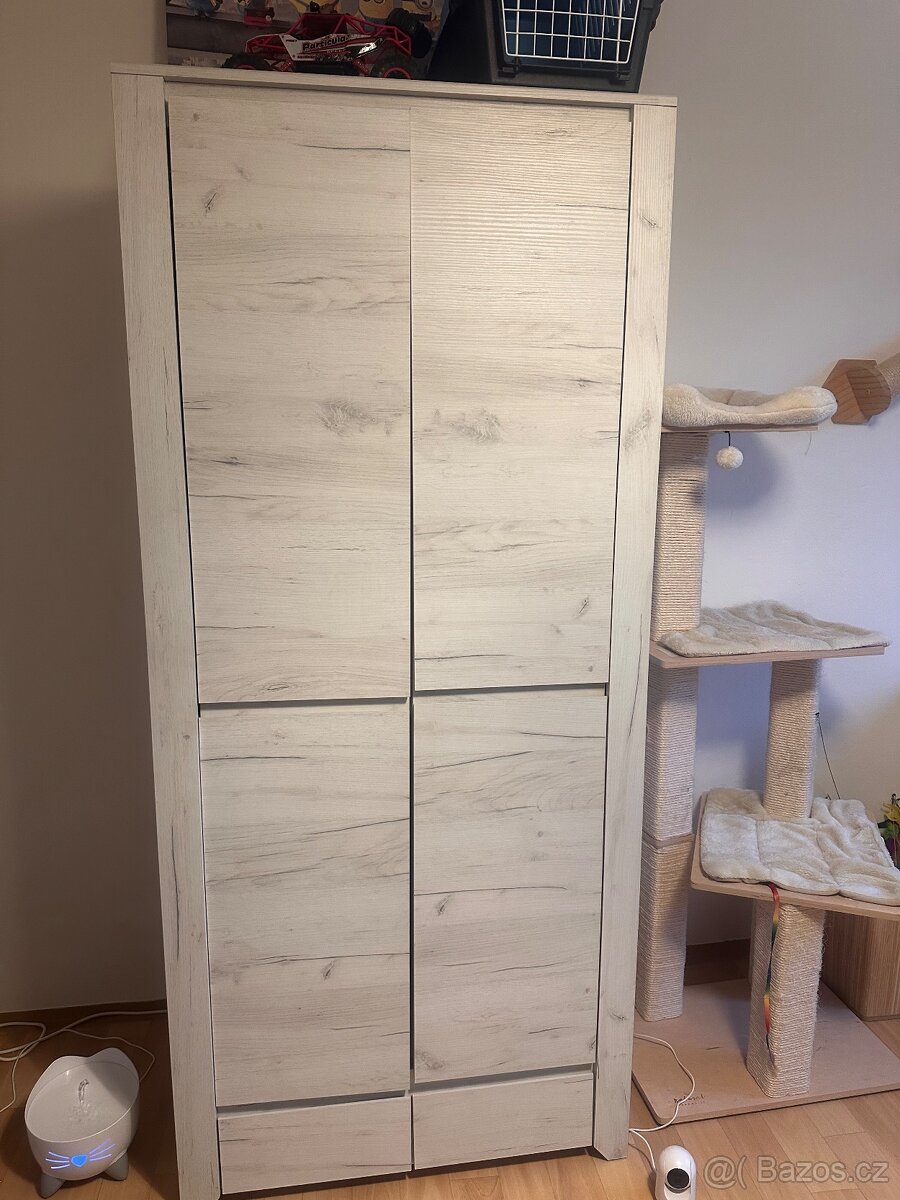 Dětský pokoj - skříň, komoda, 2x police - 2