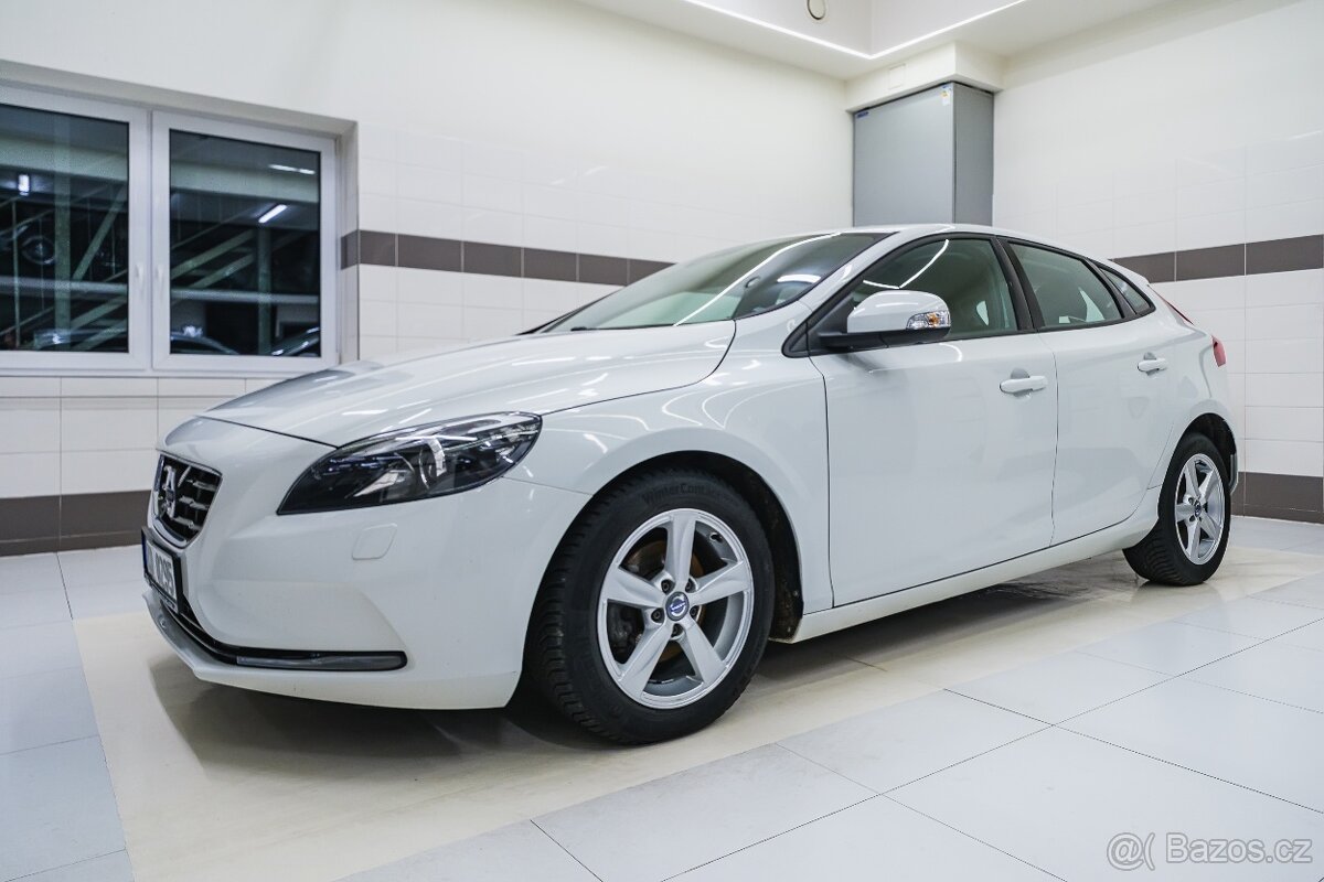 Volvo V40 2014, D2, el. kožená sedadla, bi-xenony,TFT, - 2