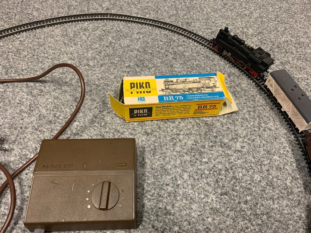 Vláčky HO - mašinka, vagonky, koleje, trafo, last minute dar - 2