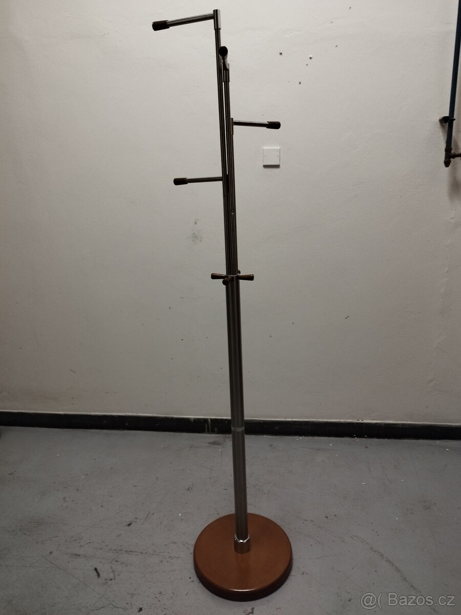 Stojanový věšák - 2