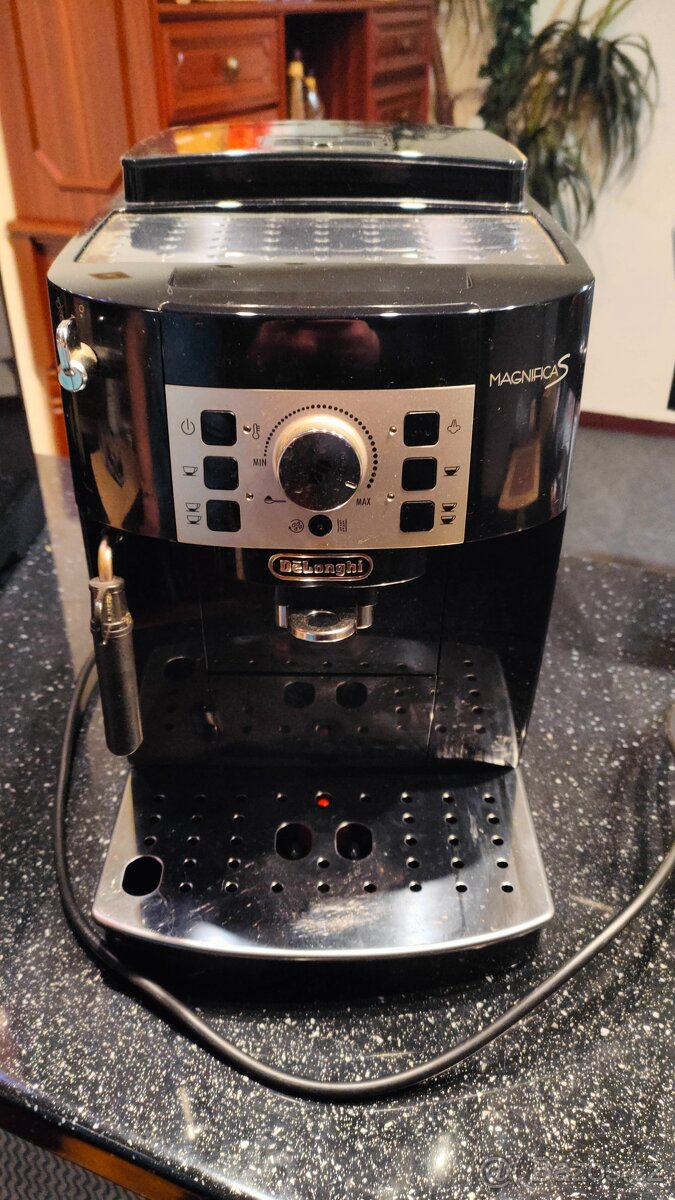 DeLonghi ECAM 20.116.B MAGNIFICA S - 2