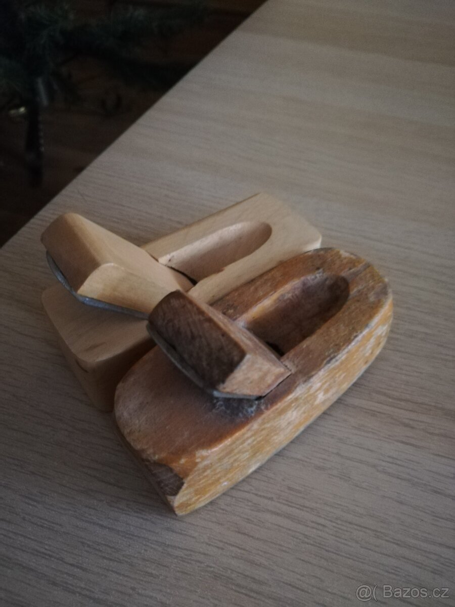 2 x dřevěný hoblík - 1 x nový, 1 x retro starší - používaný - 2