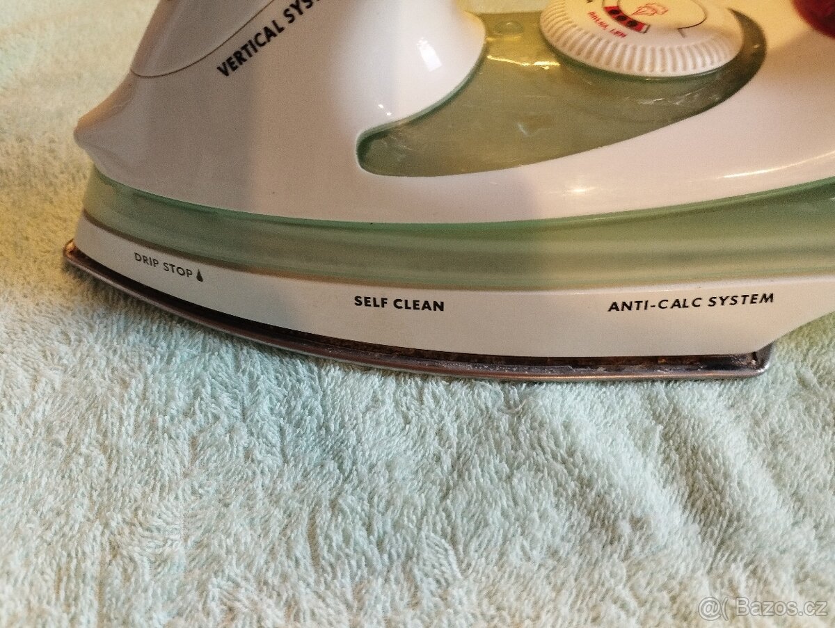 Napařovací žehlička. - 2