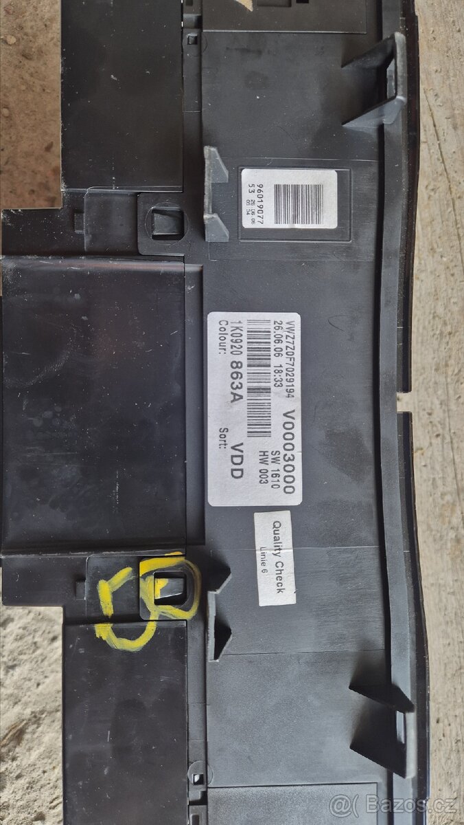 Budíky VW Golf 5 benzin - 2