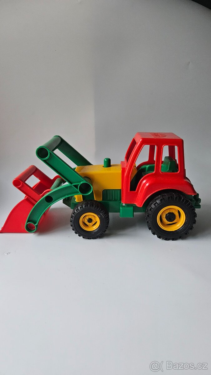 Traktor se lžící značky Lena - 2