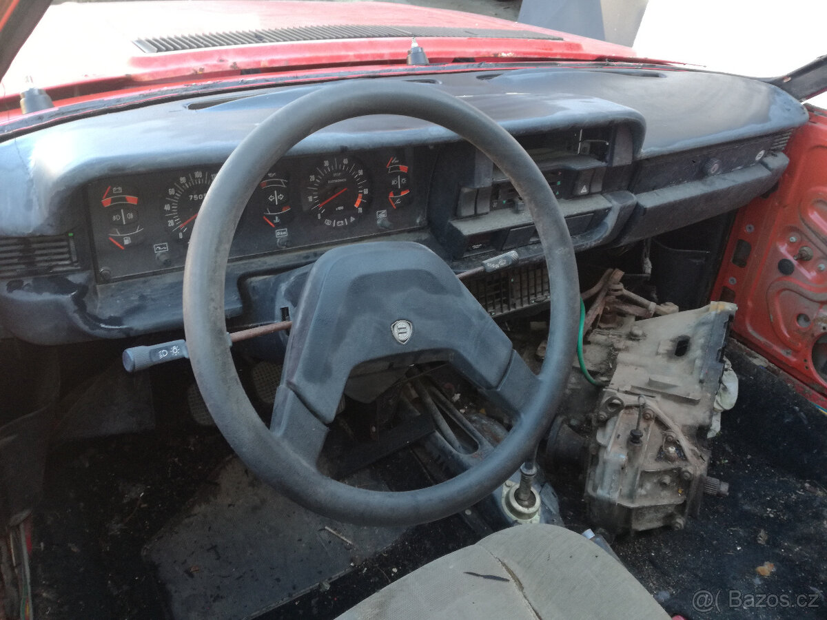 Lancia Beta Spyder/kupe nahradni dily - 2