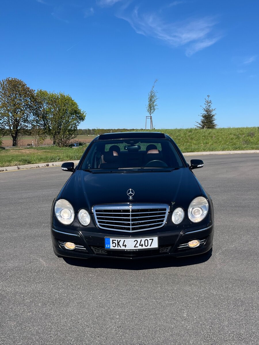 Mercedes E280 - 2