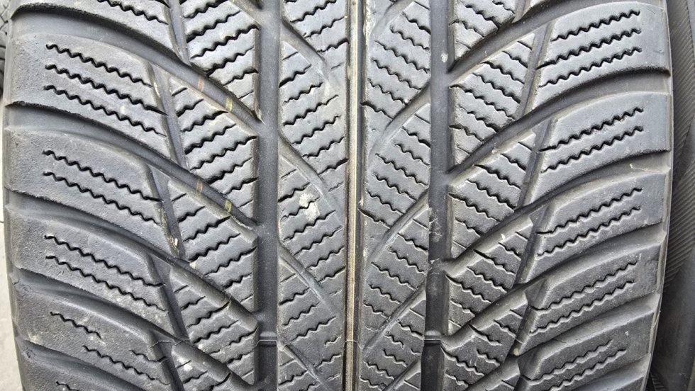 Zimní pneu 225/45/18 Bridgestone - 2