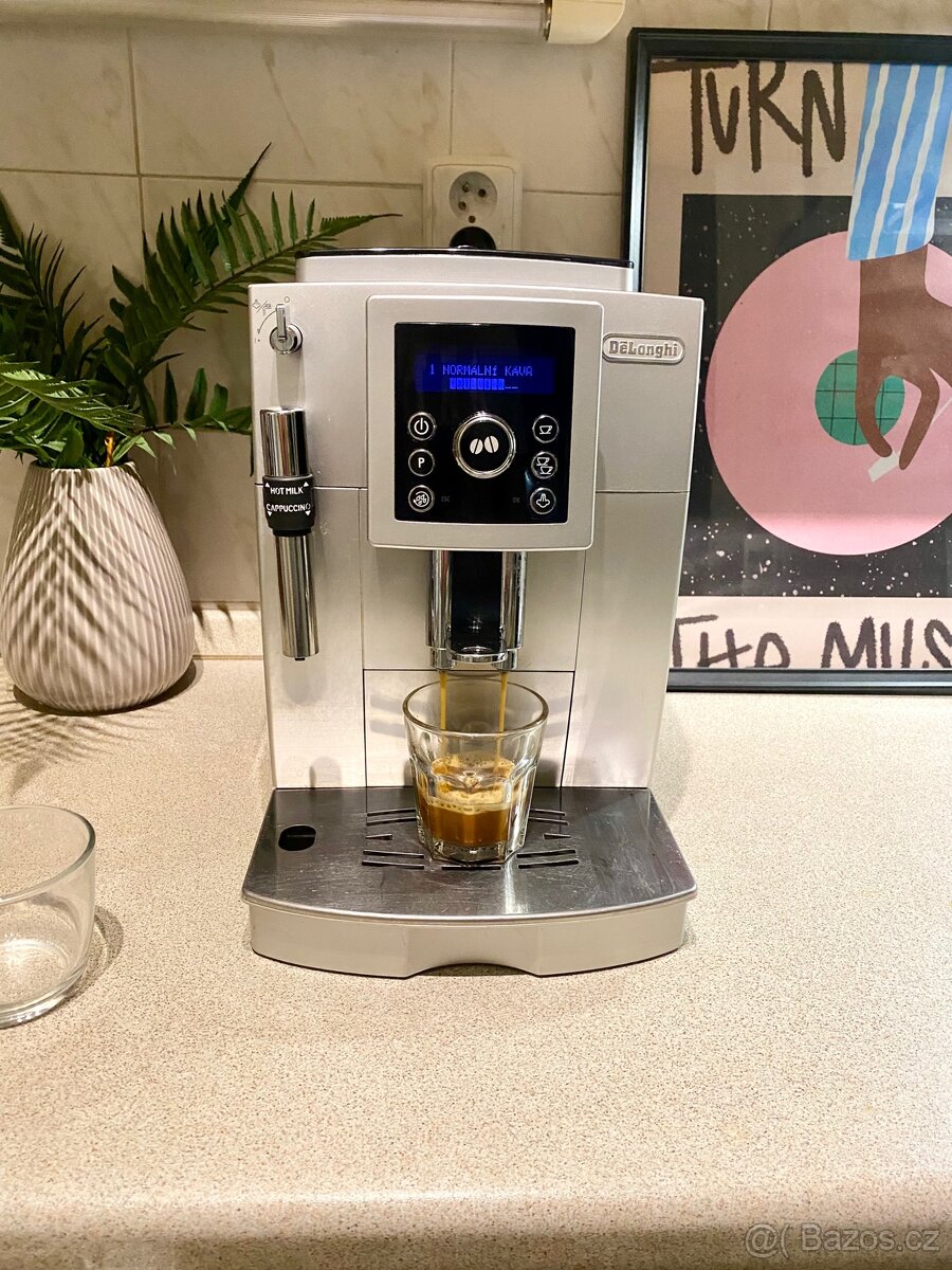 Kávovar Delonghi Magnifica ECAM - 2