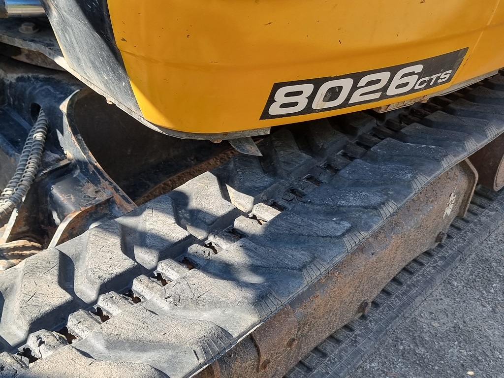 JCB 8026 - stroj z provozu, nové pásy - 2