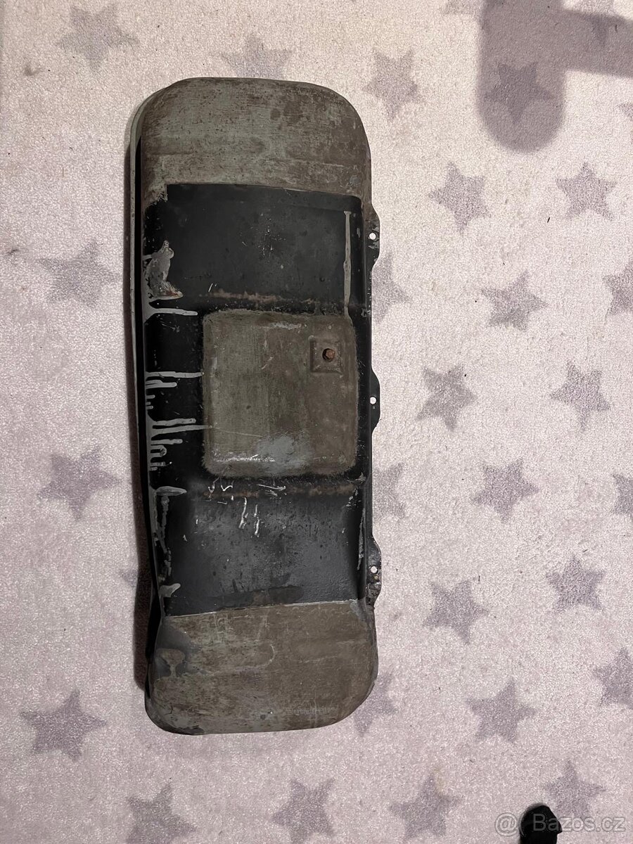 Komplet dílů Škoda 1000 MB – nádrž, světla, budíky, kabeláž, - 2