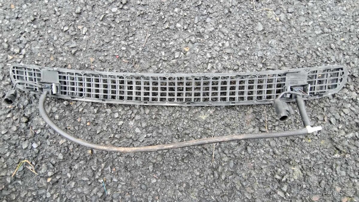 Mřížka/lišta kapoty BMW E46 - 2