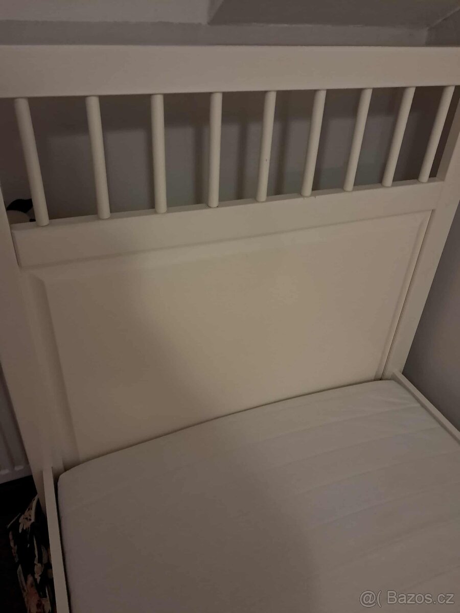 Bílá postel - 2