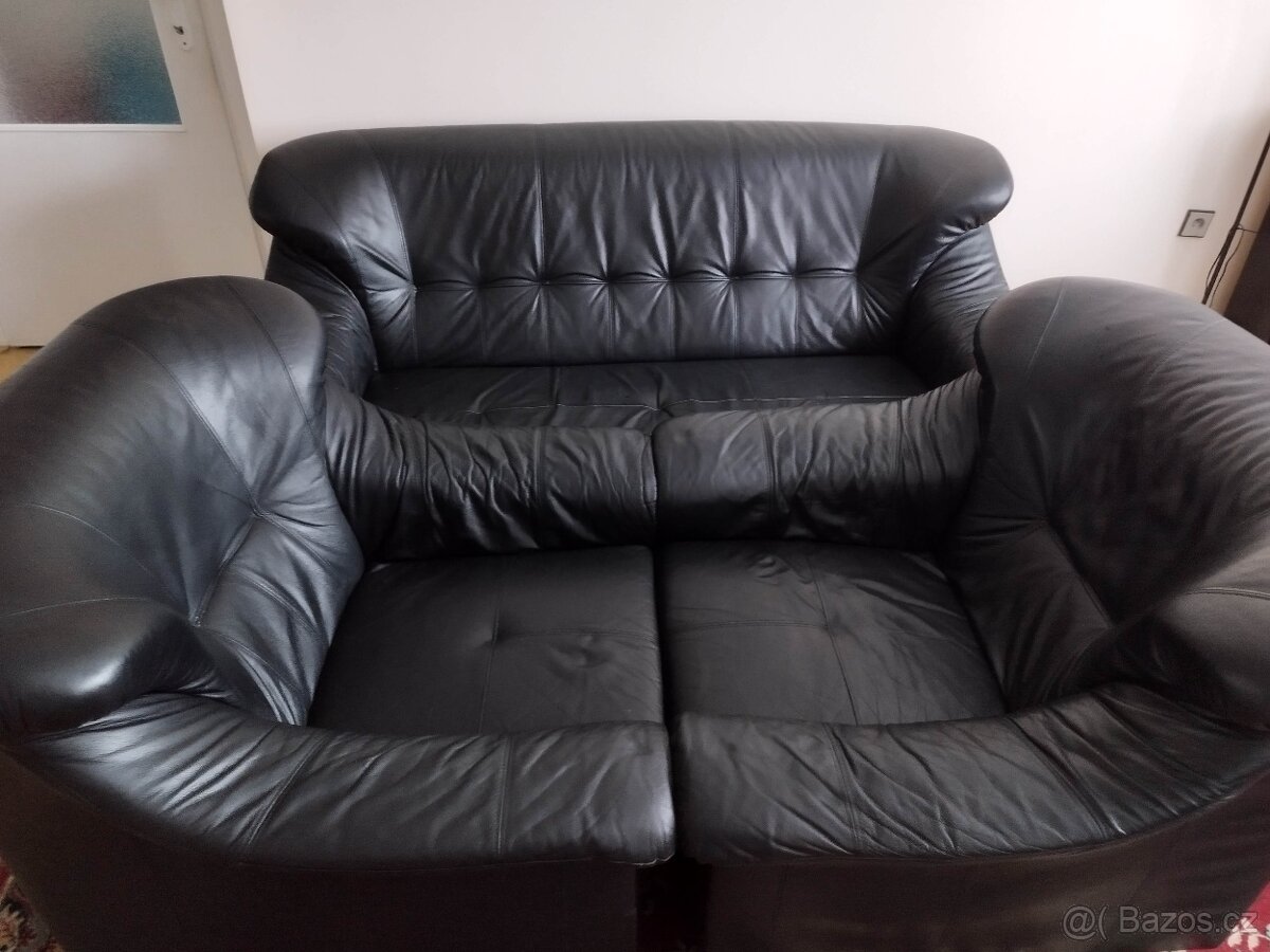 Černý kožený gauč s křesly černá barva - 2