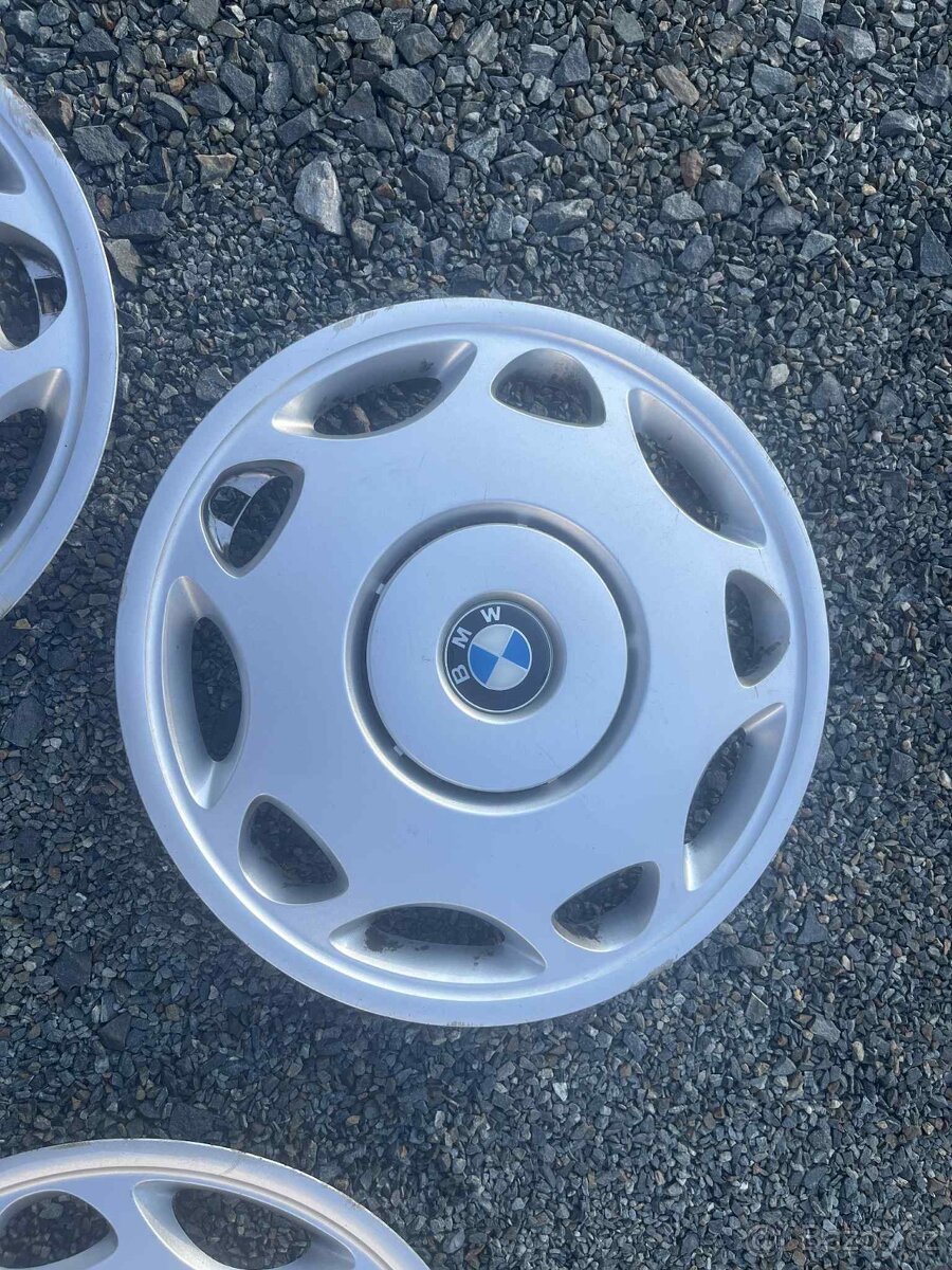 Prodám poklice bmw velikost 15” - 2