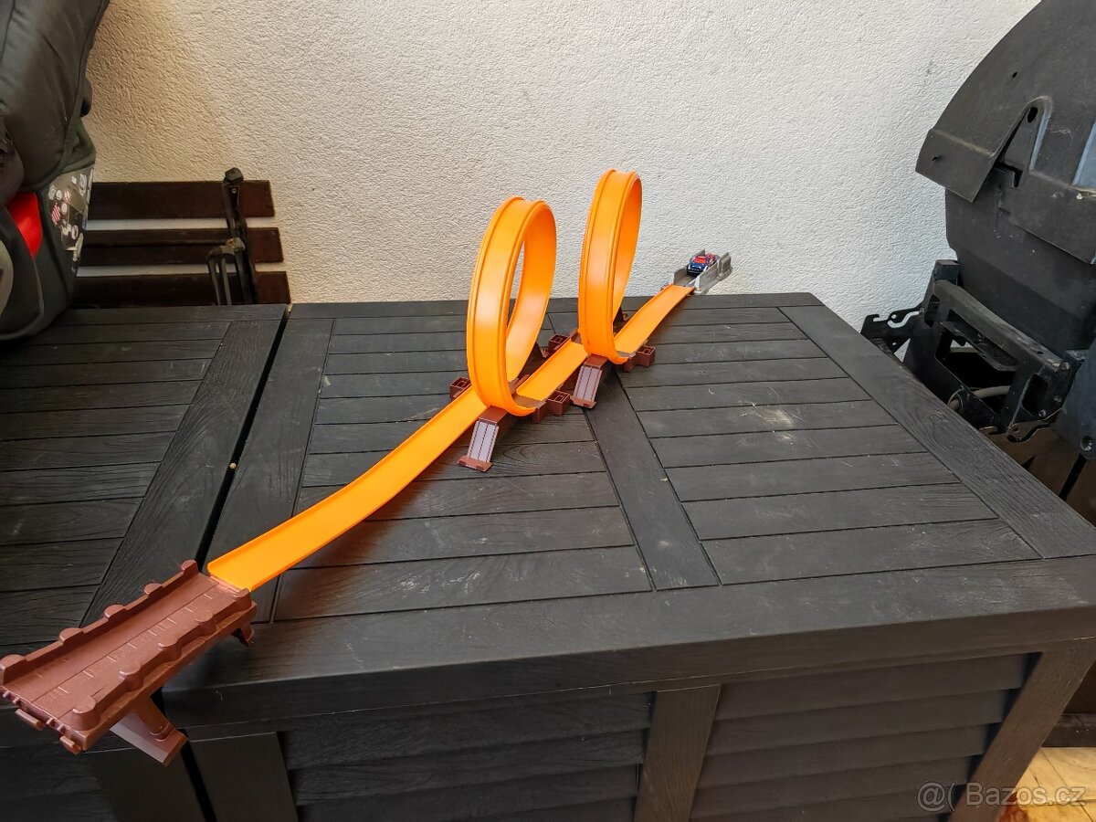 Hot Wheels vystřelovací dvě autodráhy - 2