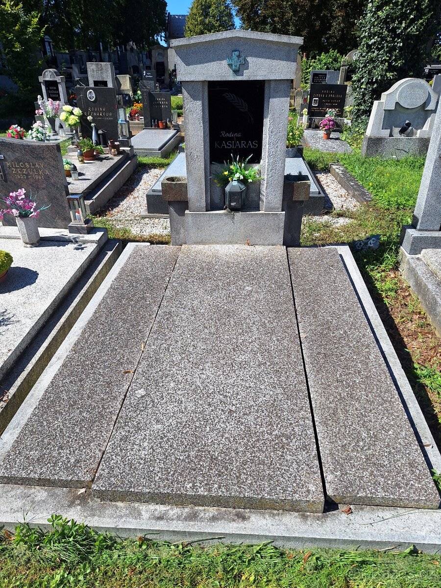 Přenechám dvojhrob - 2