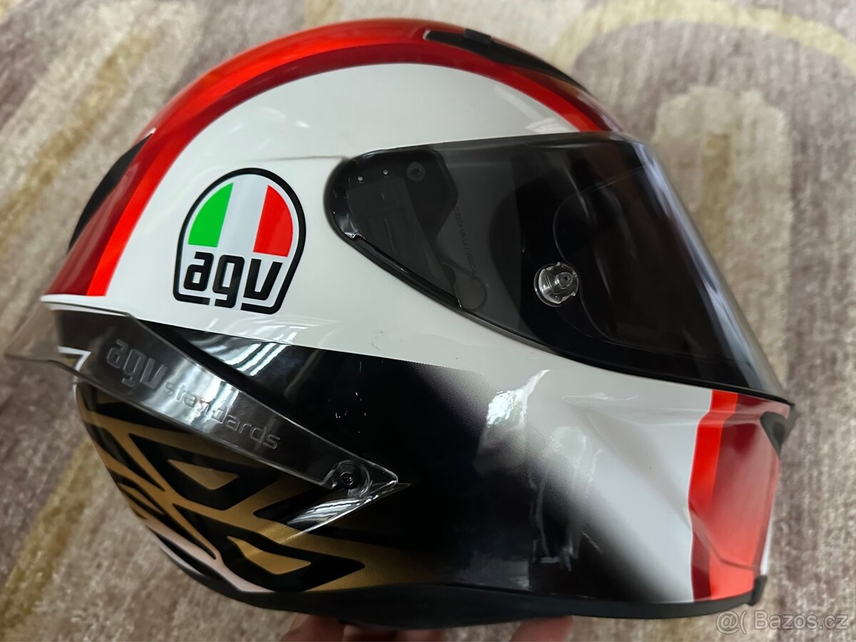 AGV moto helma - 2