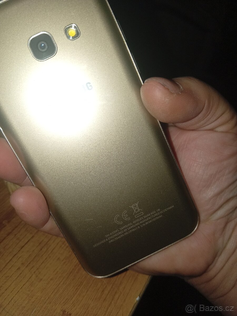 Samsung Galaxy A3(2017) - 2