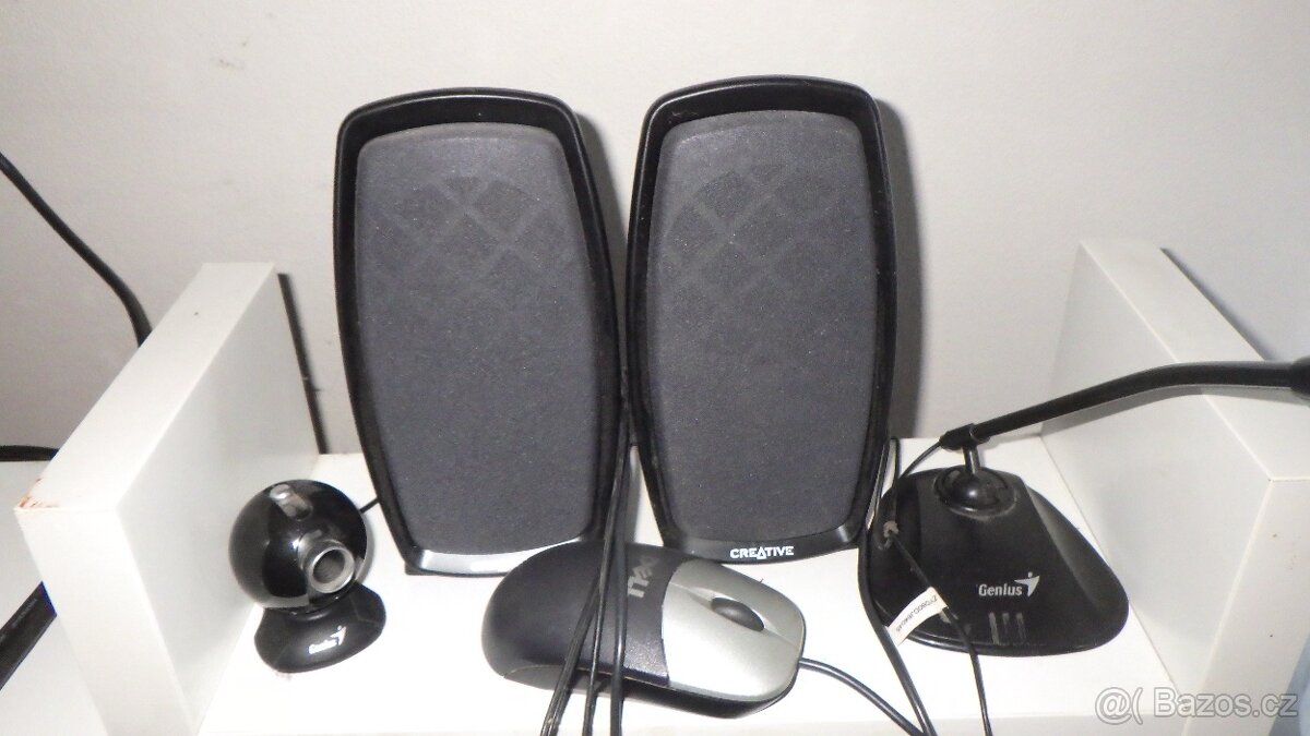 myš, klávesnice, mikrofon, kamera a reproduktory - 2