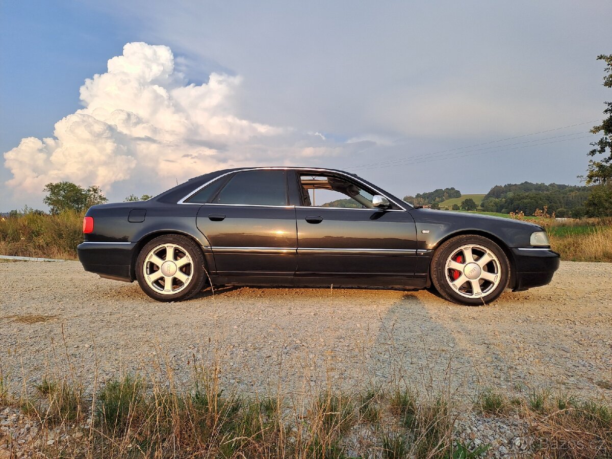 Audi S8 D2 - 2