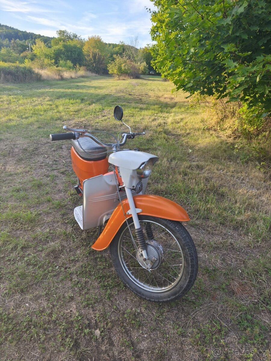 Jawa 220 pionýr - 2