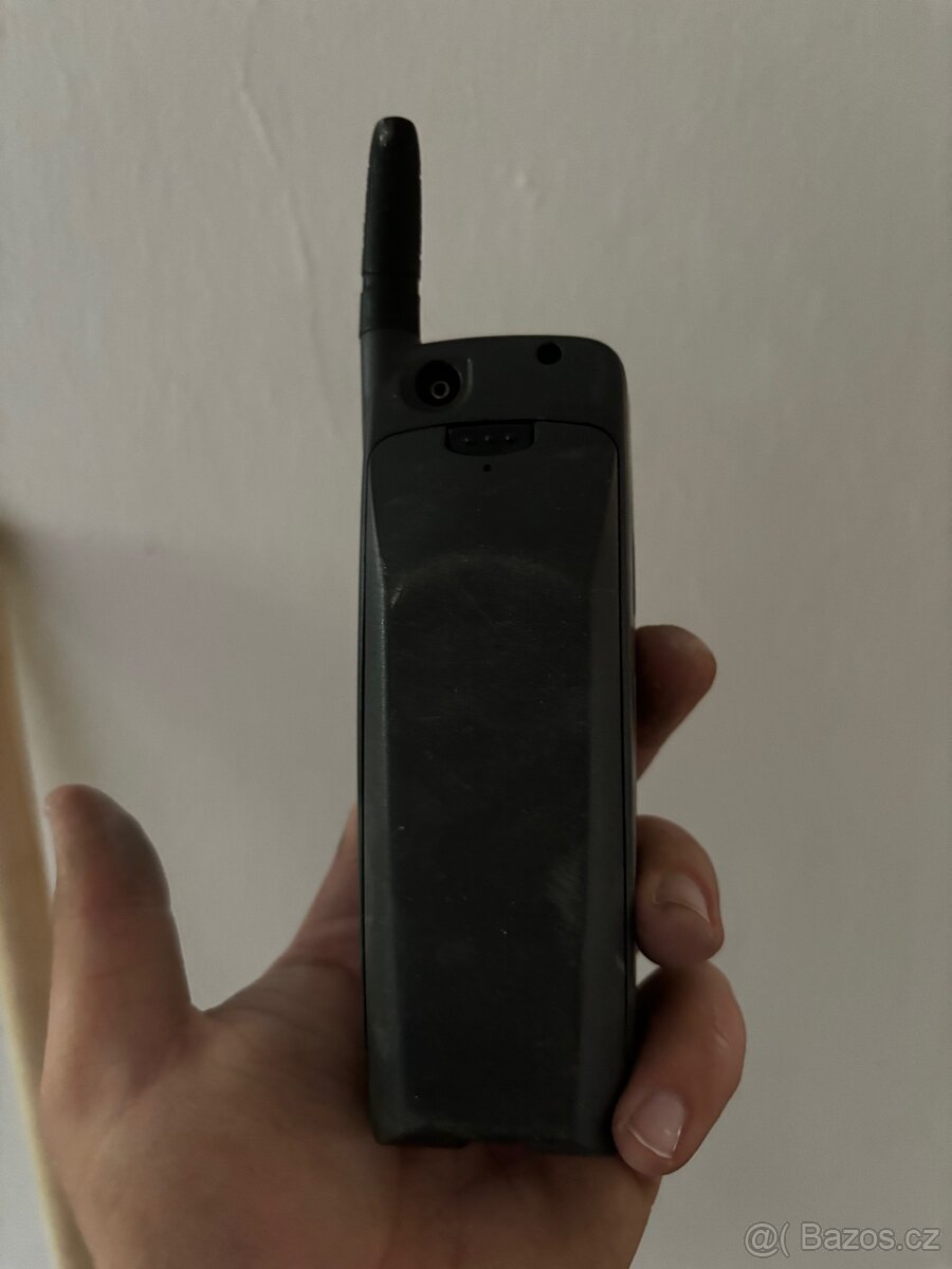 Staré tlačítkové telefony NOKIA - 2ks - 2