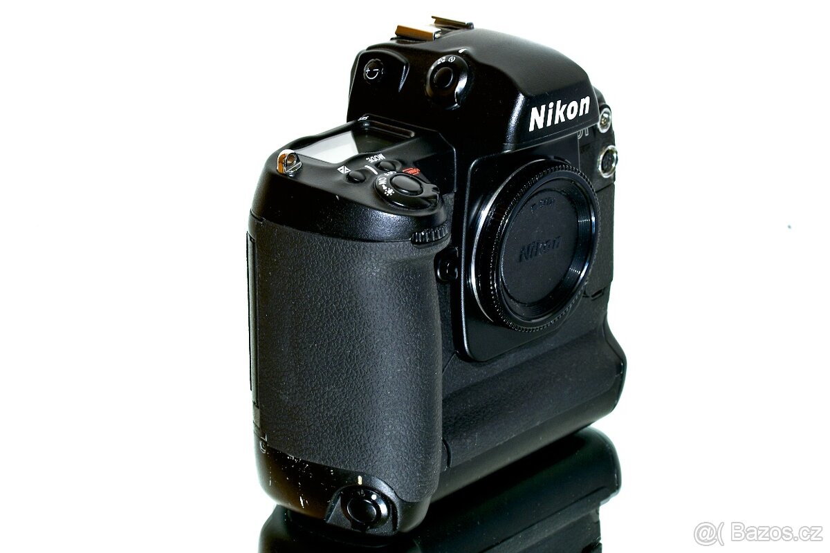 Nikon D1 - 2