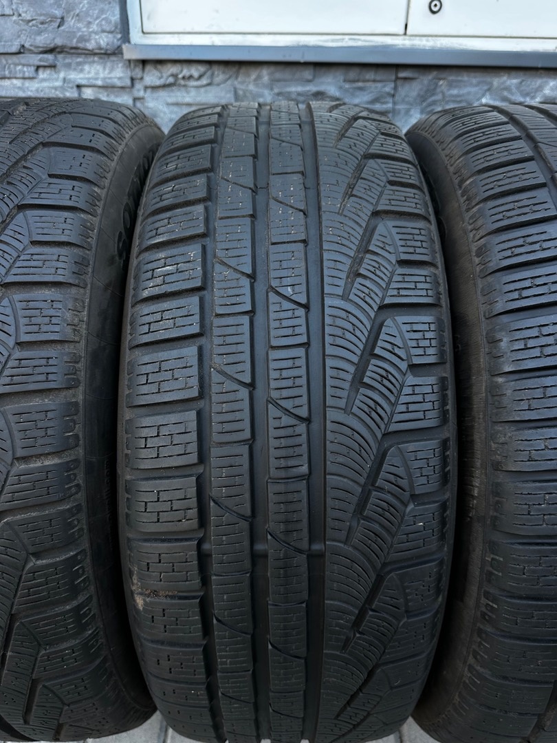 Sada pneu Pirelli 235/55/18 104H - 2