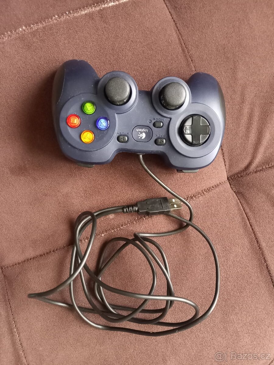 Kvalitní herní ovladač / gamepad Logitech USB (na PC) - 2