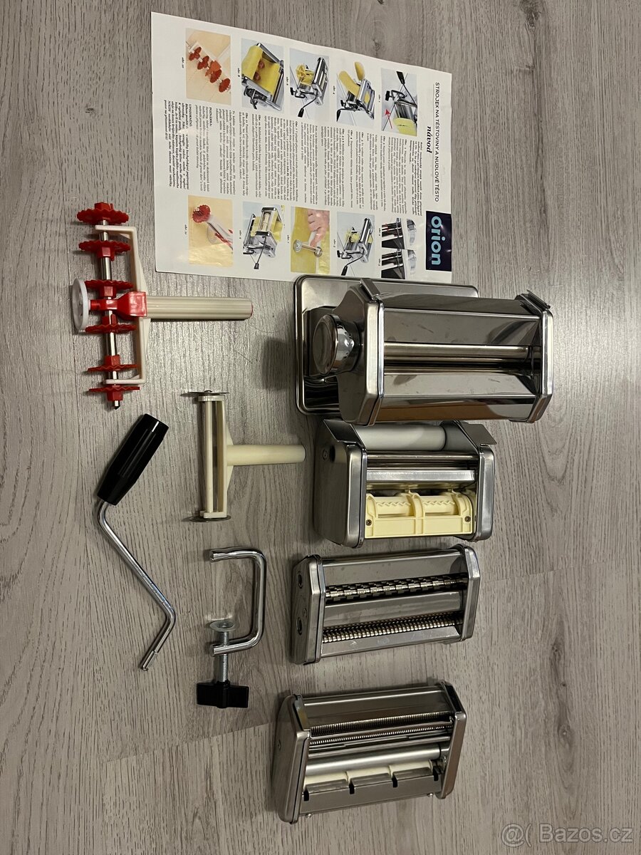 Nerezový strojek na nudle - 2