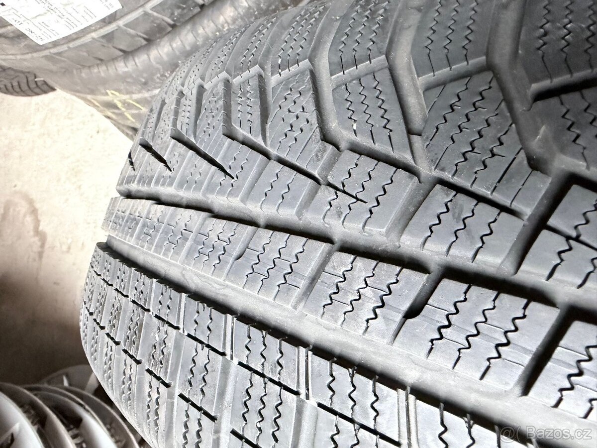 Alu kola R18 mercedes - 2