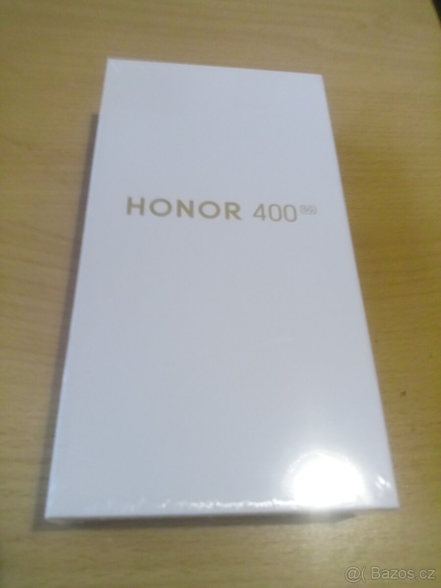 Prodám mobilní telefon honor 400(5g) - 2