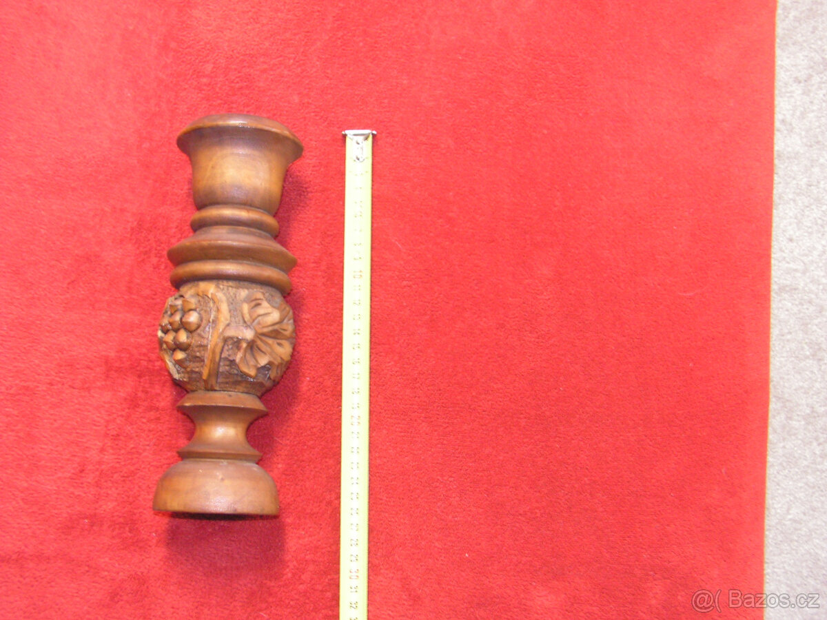 Vyřezávaná váza - 2