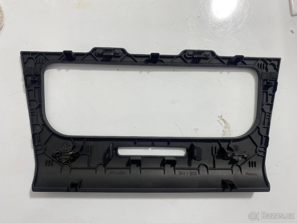 VW Golf 6 - Rámeček Climatronic - 2