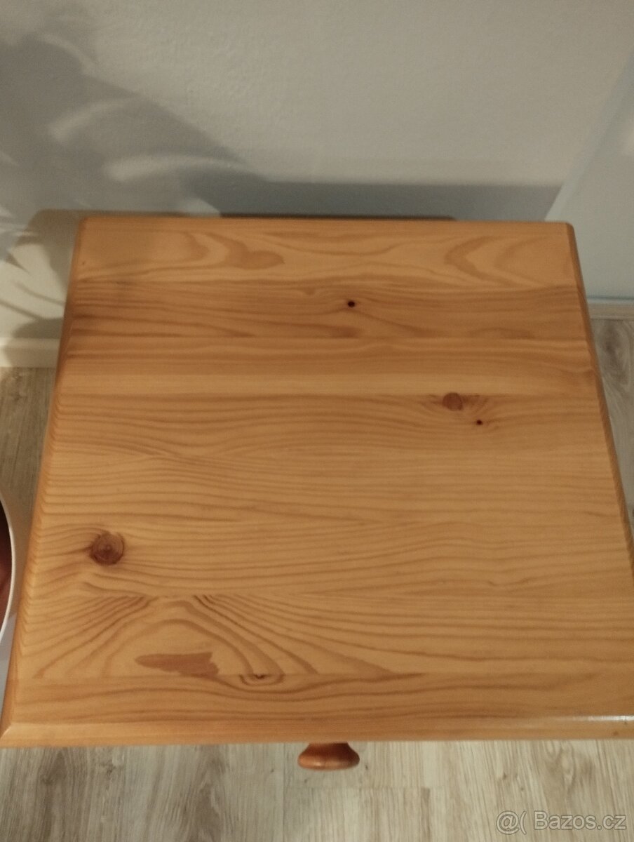 Dřevěný noční stolek Dřevočal - 2