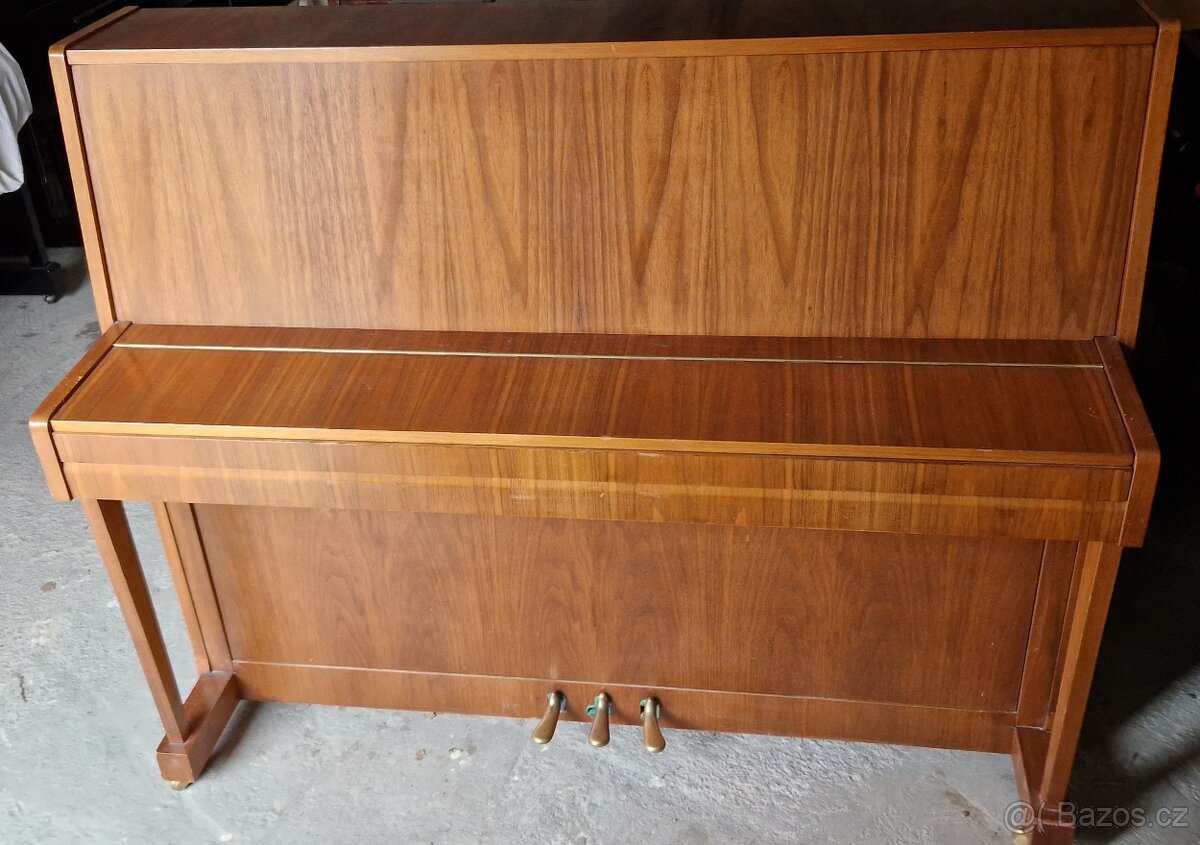 Piano Petrof 118 r. v. 1990 - 2