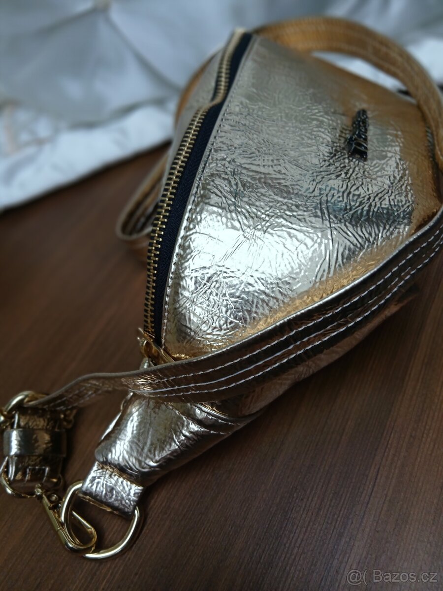 Dámská ledvinka. - 2