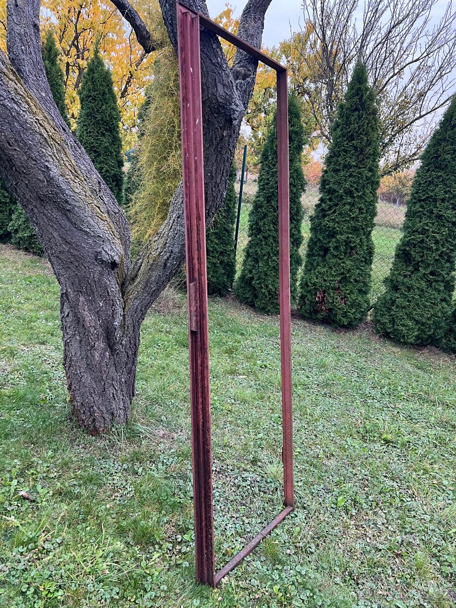 Prodám 7x ocelovou zárubeň 60cm levá - 2