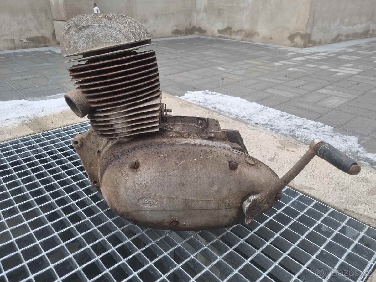 Motor jawa 250/353 kyvacka - 2